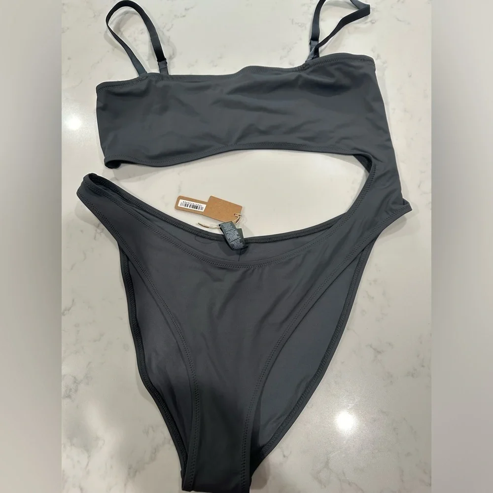 SKIMS SIGNATURE SWIM STRAPLESS MONOKINI GUNMETAL SIZE 2X